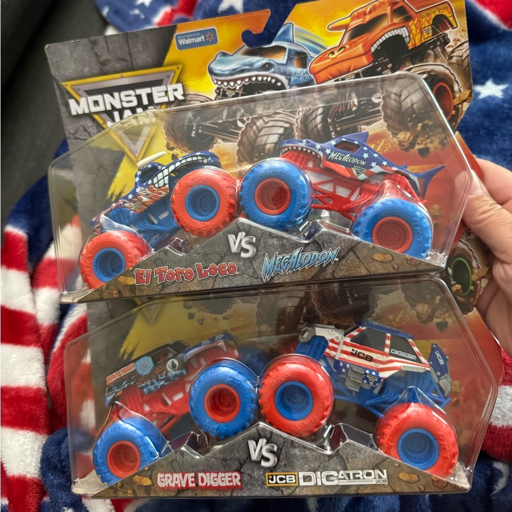 Monster Jam Toro Loco vs Megalodon Die-Cast Trucks